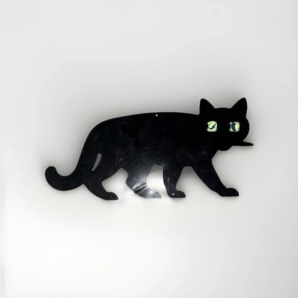 VINTAGE METAL BLACK CAT GARDEN GLASS MARBLE EYES